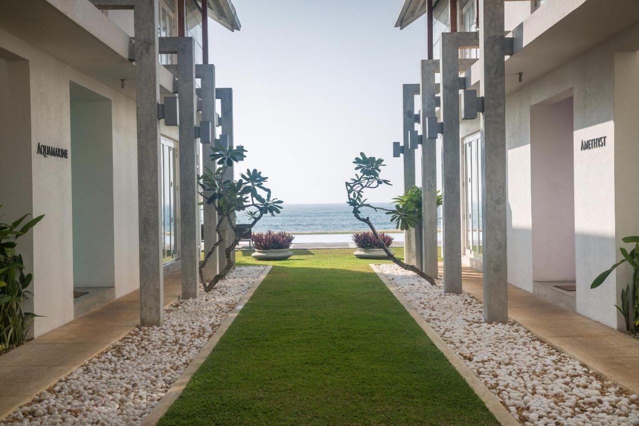 Sri Sharavi Beach Villas & Spa - With 43 Metre Saltwater Infinity Pool Мирисса Экстерьер фото