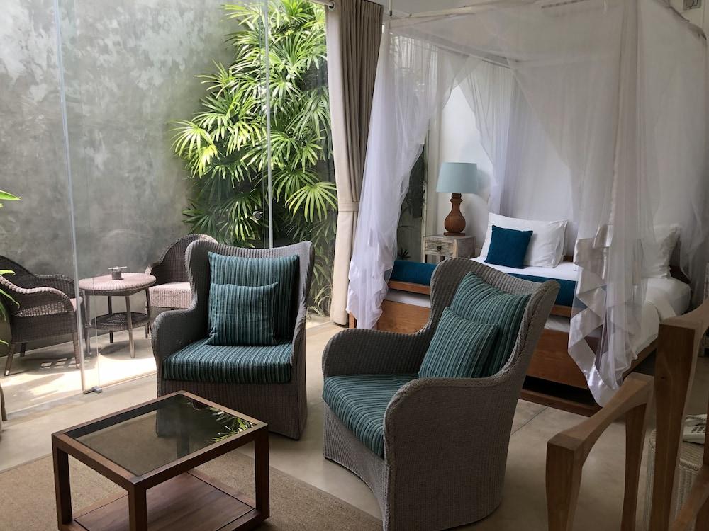 Sri Sharavi Beach Villas & Spa - With 43 Metre Saltwater Infinity Pool Мирисса Экстерьер фото