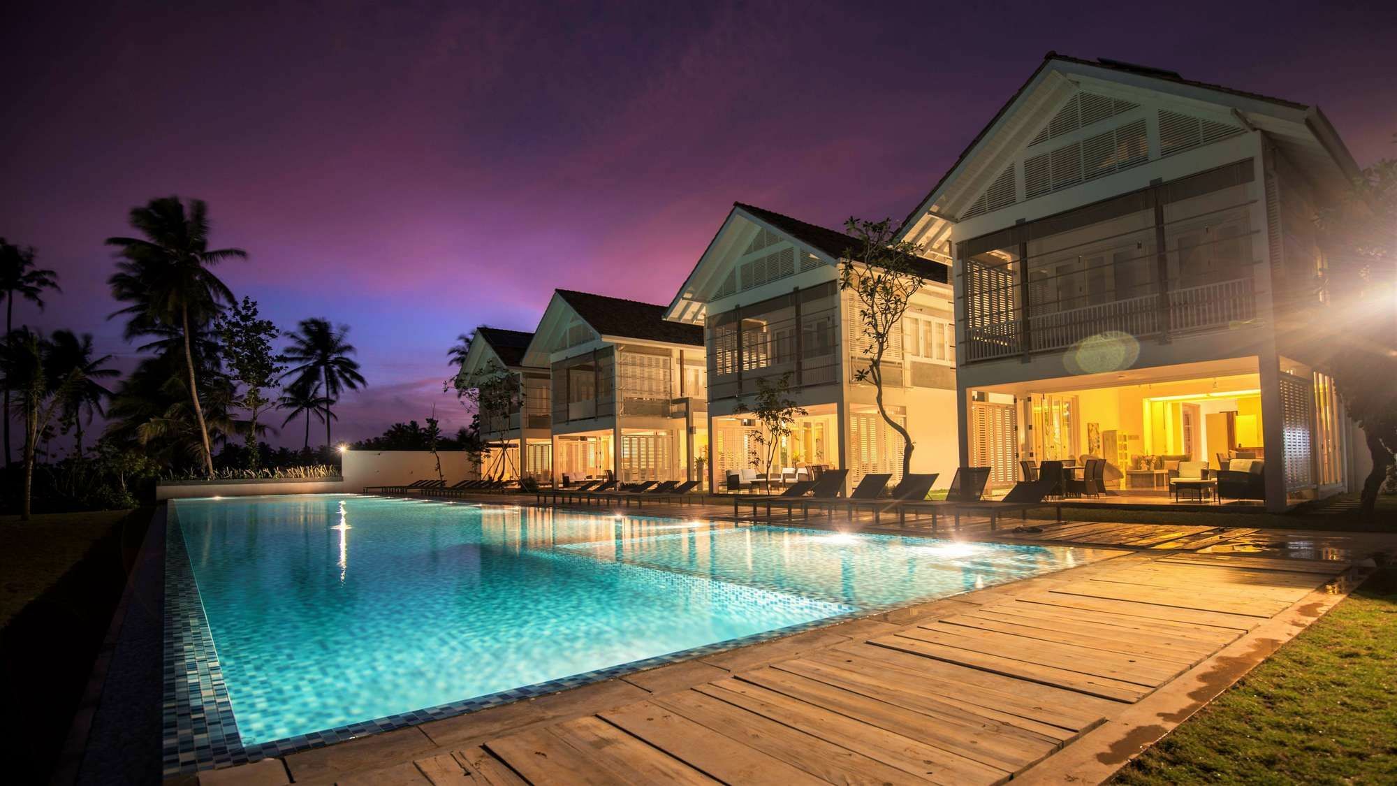 Sri Sharavi Beach Villas & Spa - With 43 Metre Saltwater Infinity Pool Мирисса Экстерьер фото